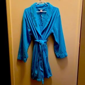 I am selling a robe.